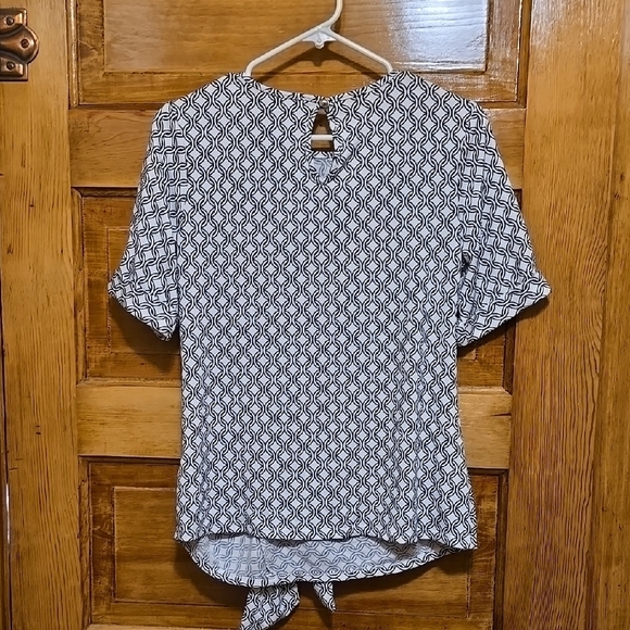 Perseption short sleeve Black and White Patterned Top S - Picture 3 of 3